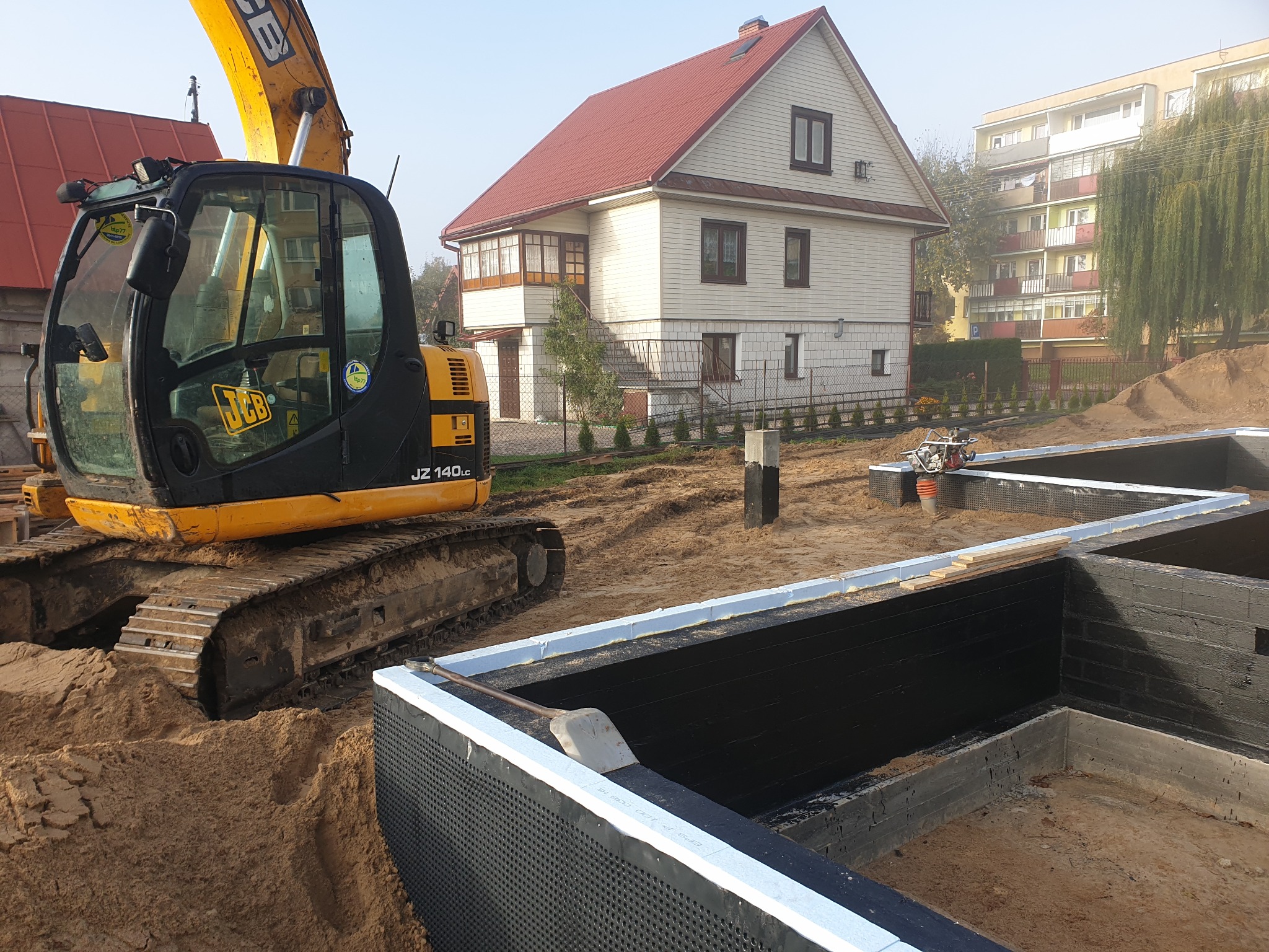 Zasypywanie, zagęszczanie przy stanie 'zero'.