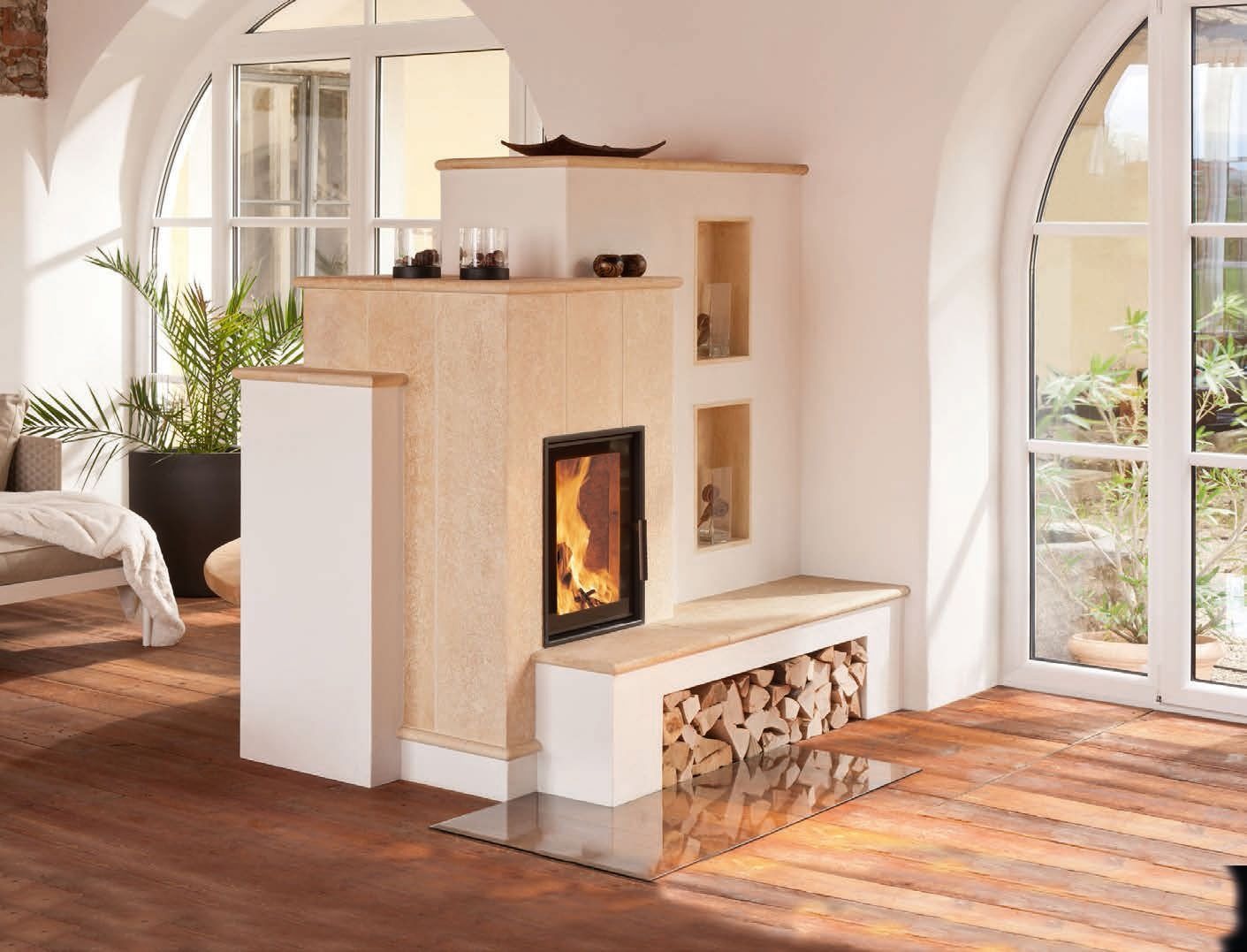 Piec akumulacyjny z kafli wielkogabarytowych z dwoma niszkami