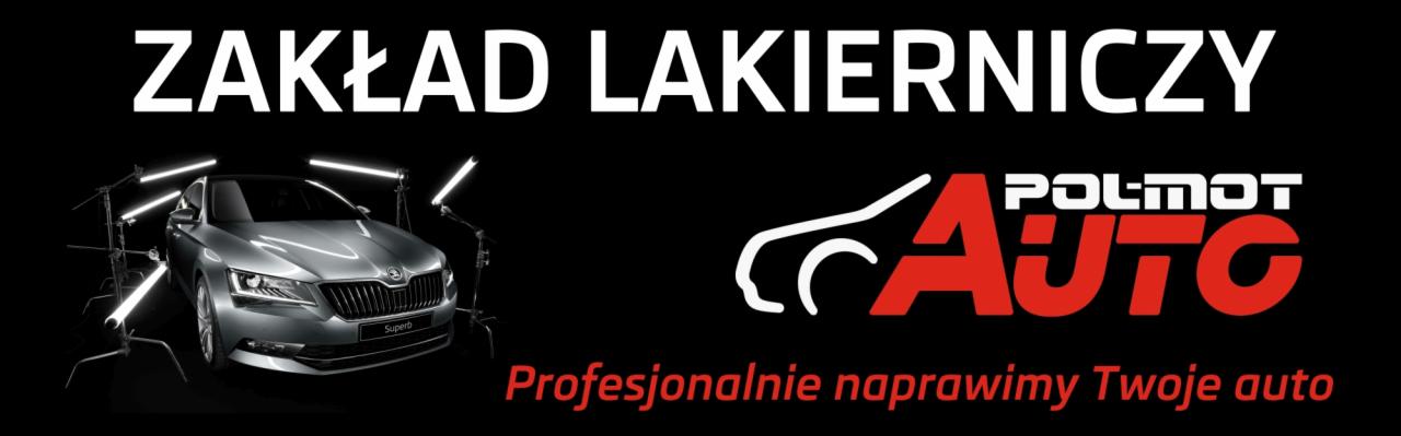 Zakład lakierniczy Pol-Mot Auto: srebrna Skoda Superb oświetlona lampami studyjnymi, gotowa do naprawy.