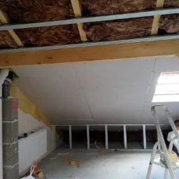 Ścianki działowe, ocieplanie wełna mineralna.