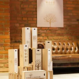 Eleganckie opakowania drewniane
