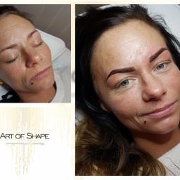 Art Of Shape - Roksana Kraczyńska - Kobieta przed i po zabiegu makijażu permanentnego brwi, widoczne różnice w kształcie i kolorze, z delikatnym uśmiechem i kolczykiem w wardze.