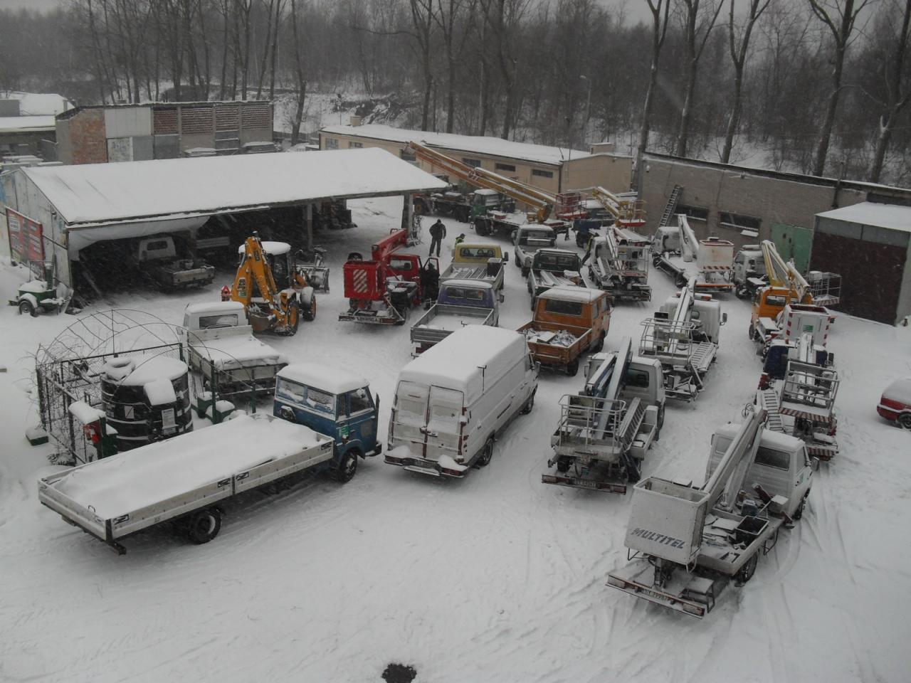 Wynajem podnośników koszowych