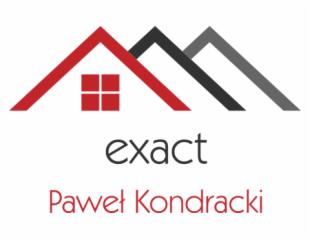 Logo firmy budowlanej: trzy stylizowane dachy w kolorach czerwonym, czarnym i szarym, czerwone okno w pierwszym dachu, pod dachem nazwa firmy 'exact', pod nazwą firmy imię i nazwisko właściciela...