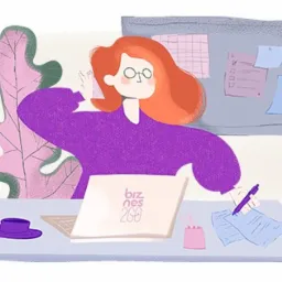 Ilustracja przedstawia kobietę z rudymi włosami pracującą przy biurku z laptopem oznaczonym napisem 'biznes 208', obok niej notatki, pióro, roślina i filiżanka. W tle tablica korkowa z notatkami...
