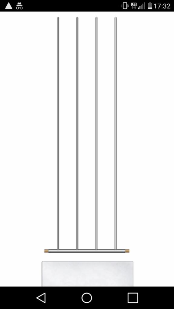 Schematyczny widok metalowej konstrukcji, prawdopodobnie elementu rusztowania lub balustrady, z czterema pionowymi prętami połączonymi poziomą rurką u dołu, na białym tle, z widocznymi ikonami...