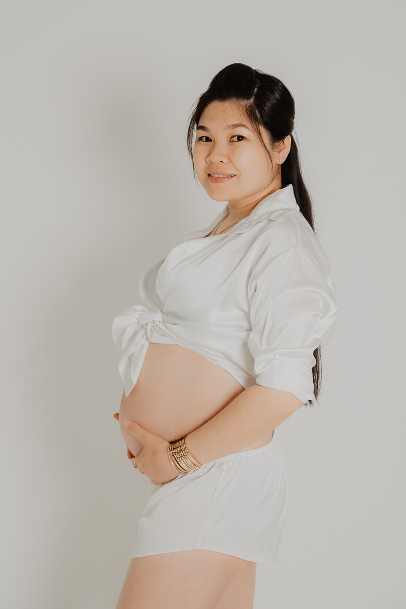 Sesja ciążowa w studio. Sesja dla pary.