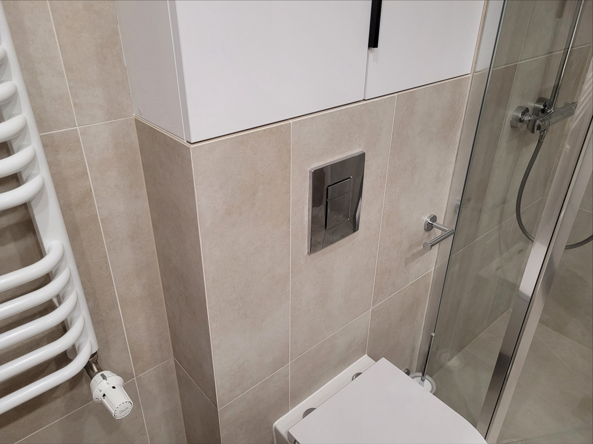 Nasza firma zrobiła ponad 100 łazienek w tym stylu wszystkie mieszkania pod wynajem