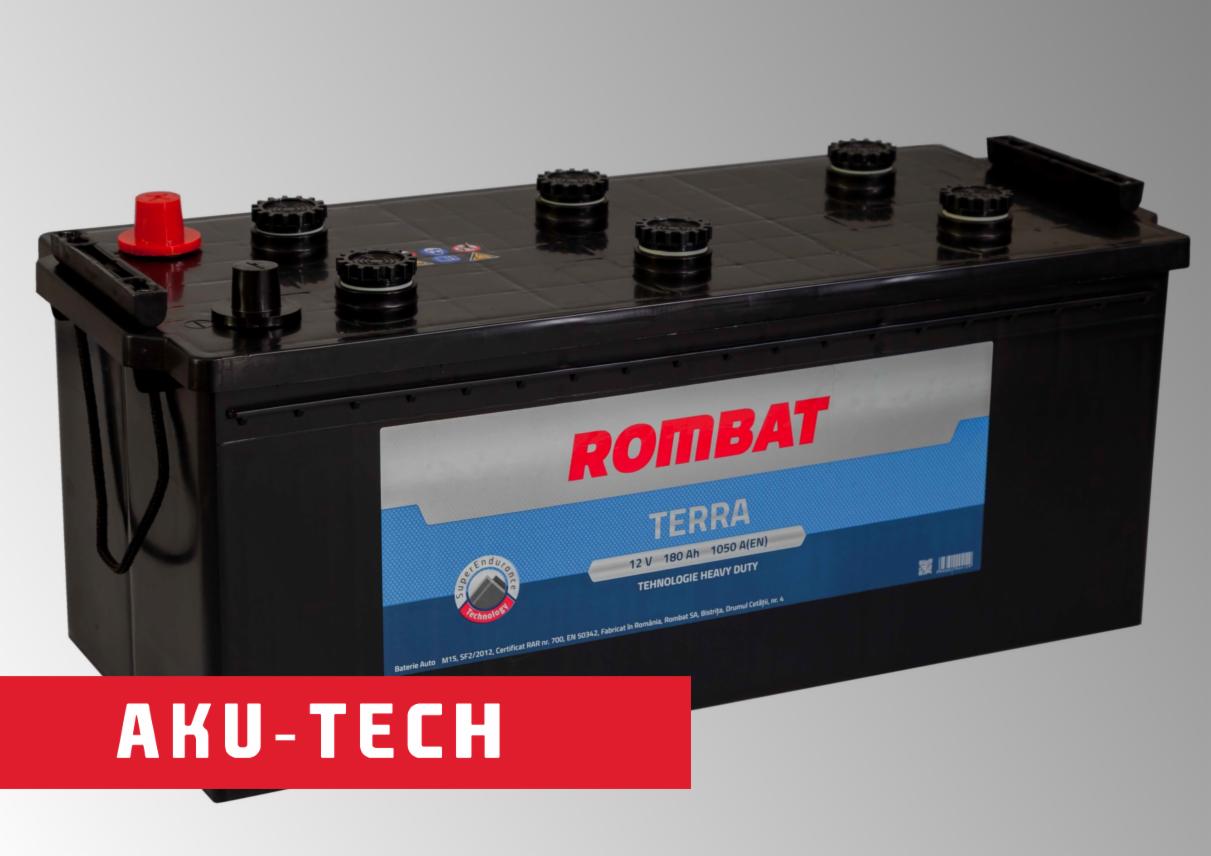 Akumulator samochodowy marki Rombat Terra o pojemności 180 Ah, z widoczną etykietą informacyjną i czarnymi korkami, sfotografowany na jednolitym tle.