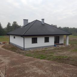 Wykonanie elewacji budynku.
Miejscowość Sosnowice. 