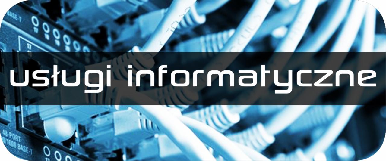 Fragment panelu sieciowego z podłączonymi kablami Ethernet, na pierwszym planie napis 'usługi informatyczne'.