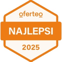 Pomarańczowa odznaka Oferteo 'Najlepsi 2025' w kształcie sześciokąta z zaokrąglonymi rogami, umieszczona na białym tle.