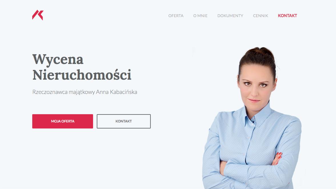 Strona internetowa z tekstem 'Wycena Nieruchomości' i zdjęciem kobiety z założonymi rękami, przyciski 'Moja Oferta' i 'Kontakt' na białym tle.