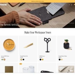 tinyDOM - Prezentacja trzech stron internetowych sklepów z odmienną stylistyką: odzież, akcesoria biurowe i sosy. Minimalistyczny design, wyraźne zdjęcia produktów, czytelna nawigacja.