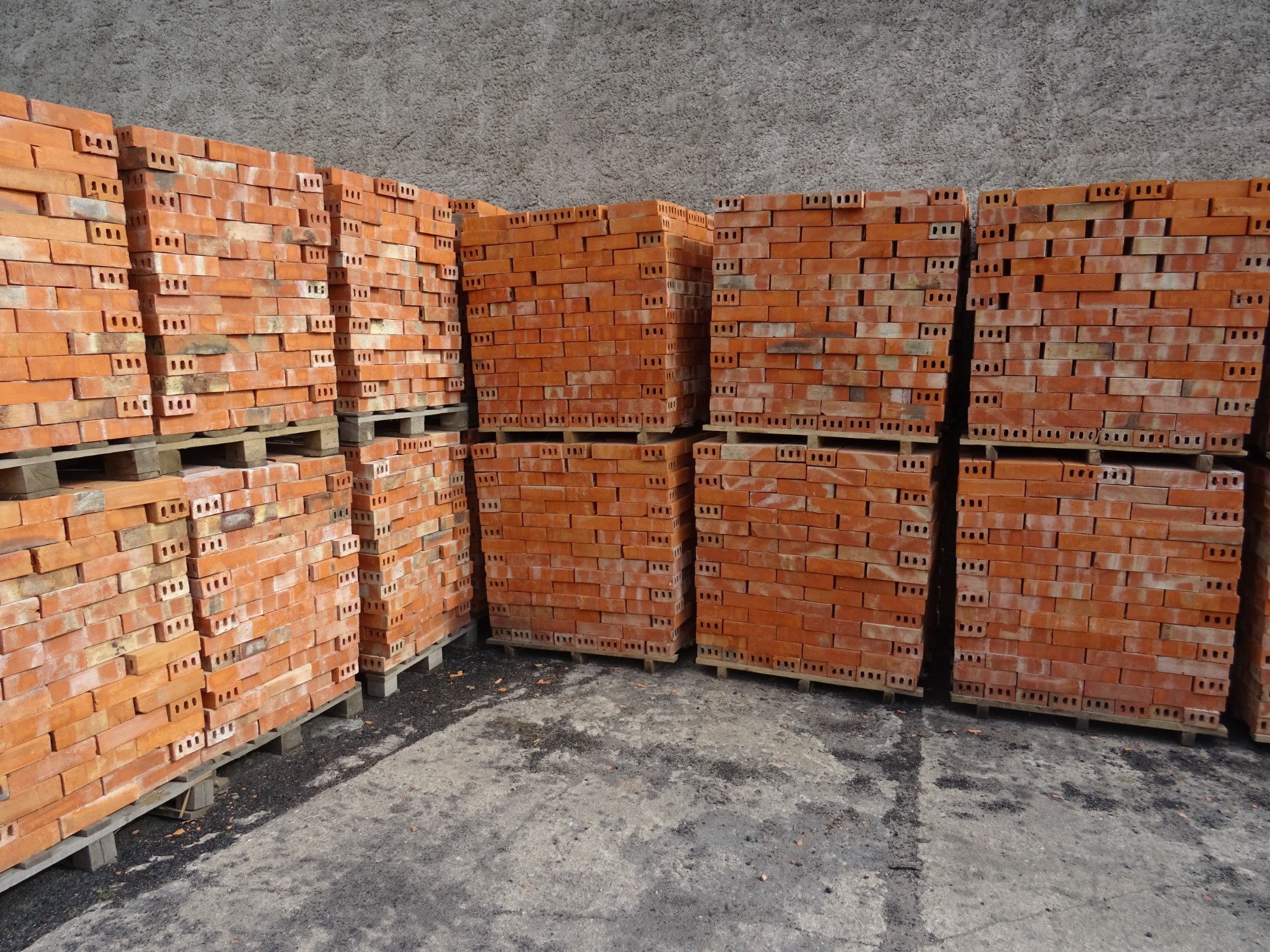 Cegła dziurawka - w oczekiwaniu na nabywcę