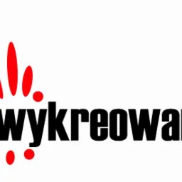 Logo firmy z nazwą 'wykreowani.pl' w kolorze czarnym, z czerwonym akcentem graficznym przypominającym wybuch lub rozbłysk po lewej stronie.