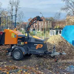 Mielenie - zrębkowanie gałęzi - rębaka FORST 40KM
