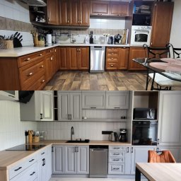 Arpex glasswood - Kuchenna metamorfoza: Porównanie aranżacji przed (brązowe fronty, drewniana podłoga) i po (szare szafki, jasna podłoga), ukazujące odświeżony design.