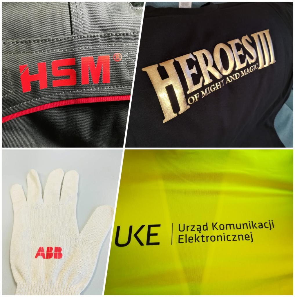 Kompozycja czterech zbliżeń na tekstylia z nadrukami: spodnie robocze z czerwonym logo HSM, czarna koszulka z nadrukiem 'Heroes of Might and Magic III' w kolorze złotym, biała rękawica robocza...