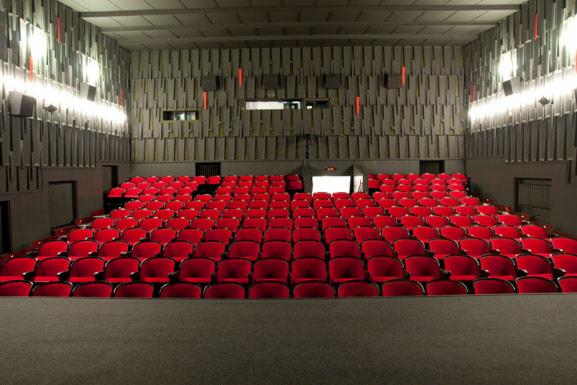 Remont i wykończenie kina „Halszka” w Szamotułach