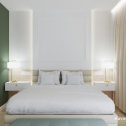 Dom 01 - sypialnia z wezgłowiem tapicerowanym i ścianą podświetlaną
