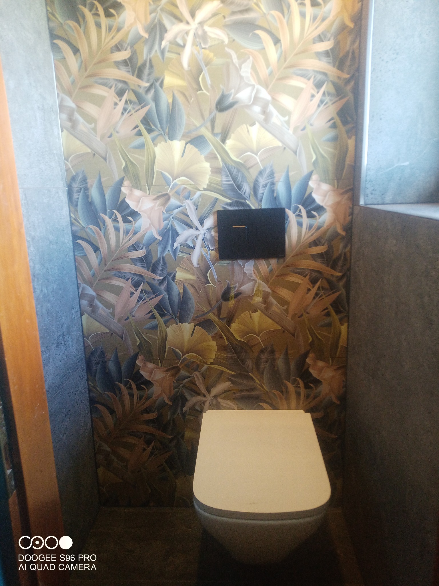 Toaleta z płytkami ze wzorem