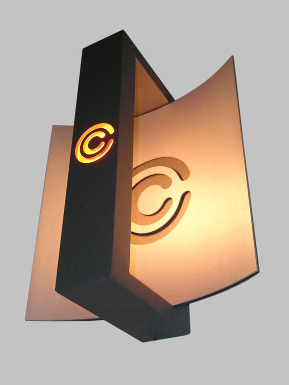 Jesteśmy projektantem i producentem tej oprawy