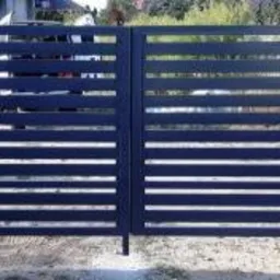 Brama dwuskrzydłowa z napędem automatycznym