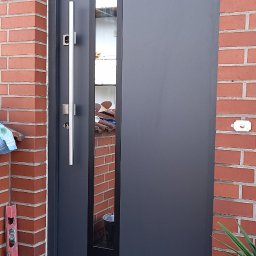 montaż drzwi wejściowych DELTA