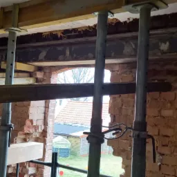 montaż belki i wykuwanie otworu pod system przesuwny HST