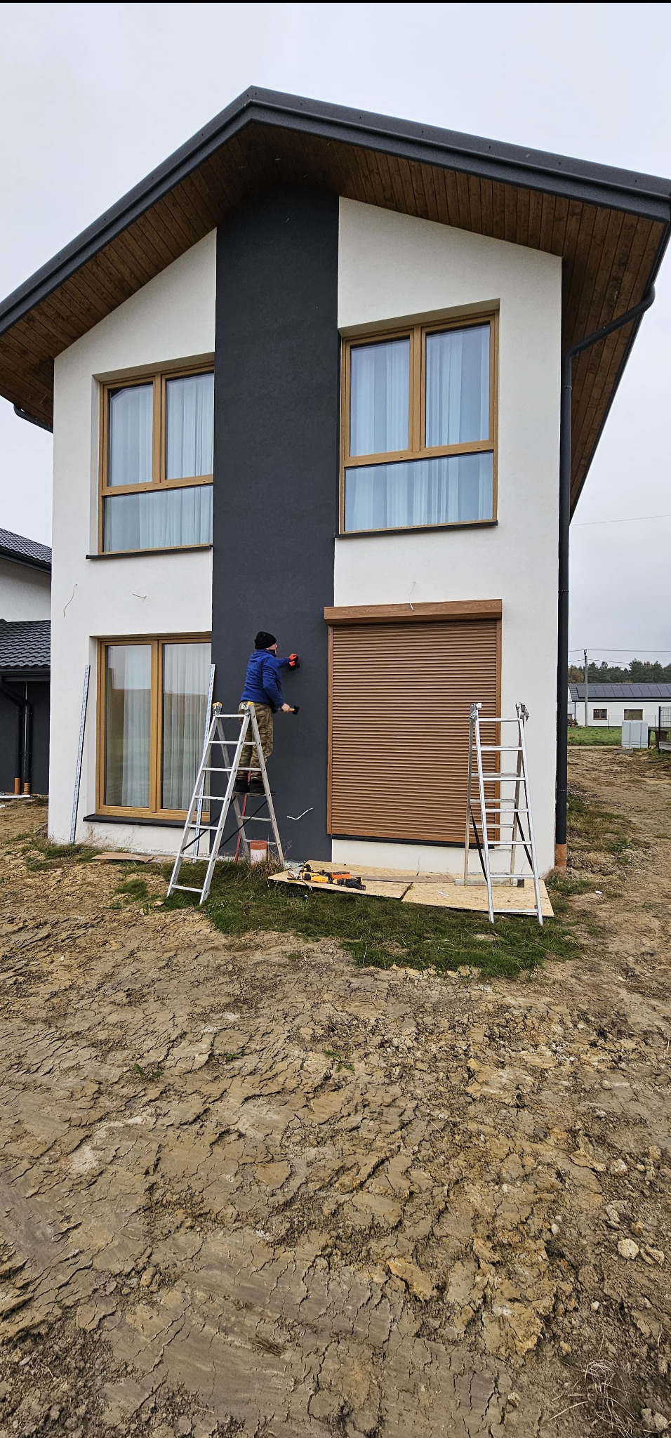 Montaż okien i rolet