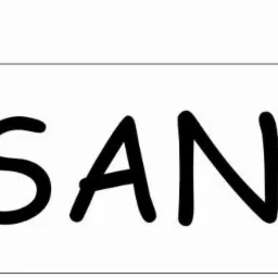 Logo firmy SANPRO z symbolem domu bez dachu, nazwa firmy czcionką bezszeryfową, połowa na białym tle, połowa na czerwonym tle.