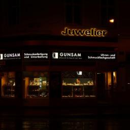 produkcja i montaż świetlnej reklamy ze szkła, Wiedeń 2016