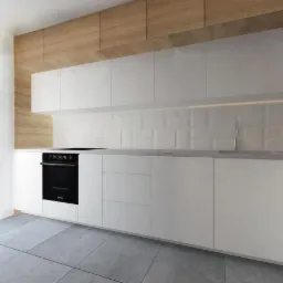 Minimalistyczna kuchnia z białymi, gładkimi frontami szafek, drewnianym panelem nad szafkami wiszącymi i szarą podłogą z płytek. Podświetlenie LED umieszczone pod szafkami wiszącymi oświetla...