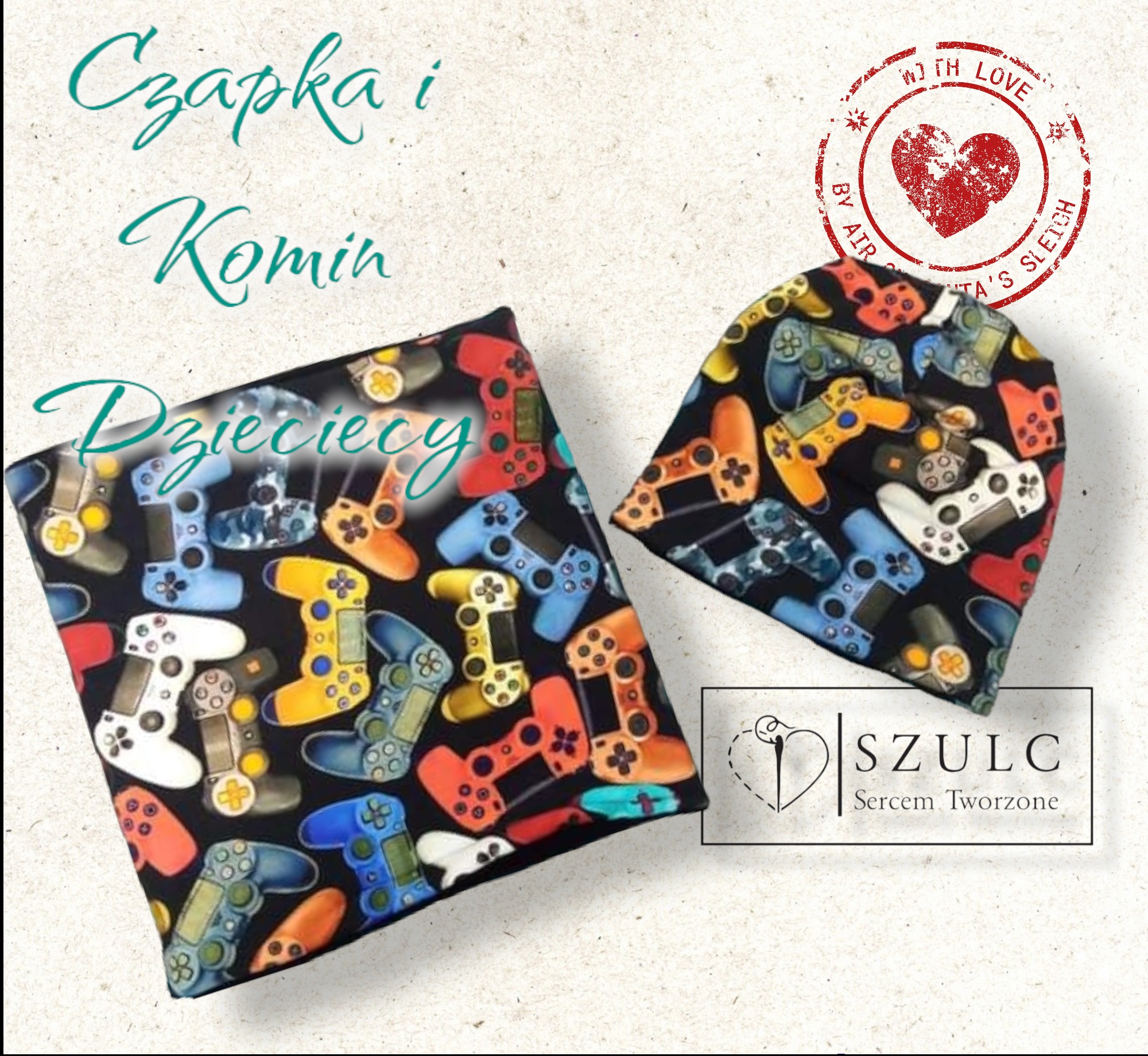 Komplet dziecięcy: czapka typu beanie i komin uszyte z czarnej dzianiny w kolorowe wzory kontrolerów do gier, obok logo firmy Szulc Sercem Tworzone i ozdobny stempel 'With Love By Air Santa's Sleigh'.