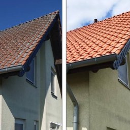 AZ Clean Mycie i malowanie dachów, czyszczenie elewacji, kostki brukowej - Porównanie dachu i elewacji domu przed i po czyszczeniu. Po lewej stronie widoczny brudny dach, po prawej czysty, z intensywnym kolorem dachówek.