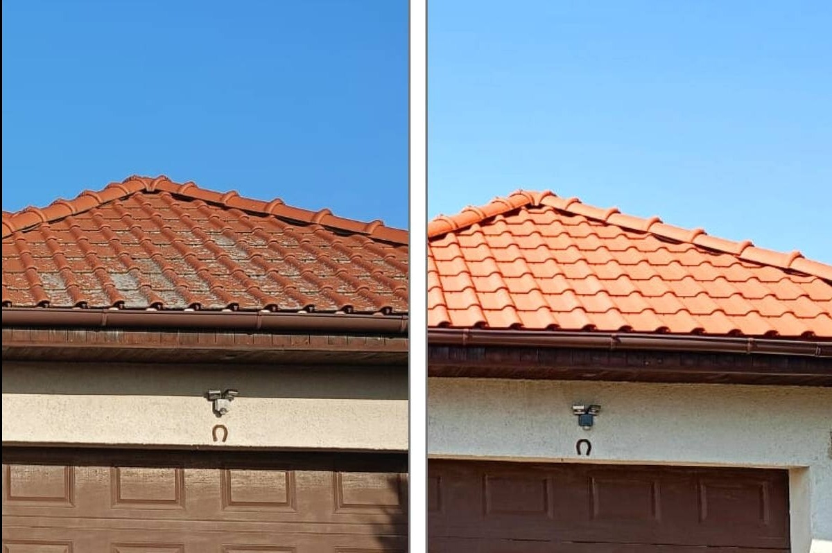 Dachówka przed i po czyszczeniu, widoczne różnice w zabrudzeniu i kolorze. Po lewej dach pokryty mchem, po prawej czysty, czerwony dach. Ujęcie z poziomu gruntu.