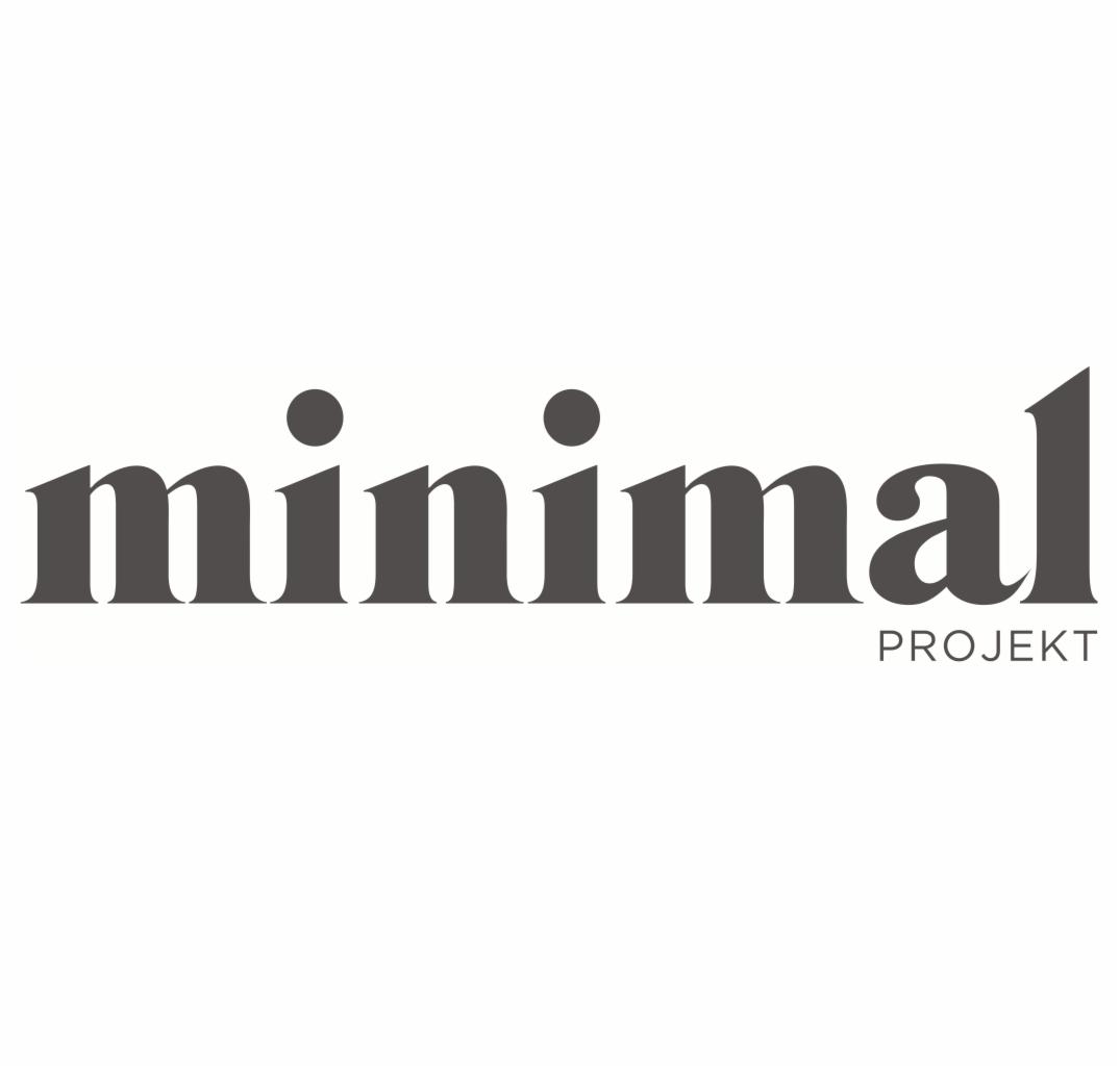 Logo firmy 'minimal PROJEKT' w kolorze szarym na białym tle, czcionka bezszeryfowa, minimalistyczny design.