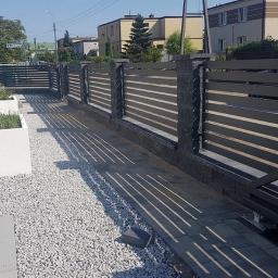 Ogrodzenie palisadowe montowane na bloczkach łupanych