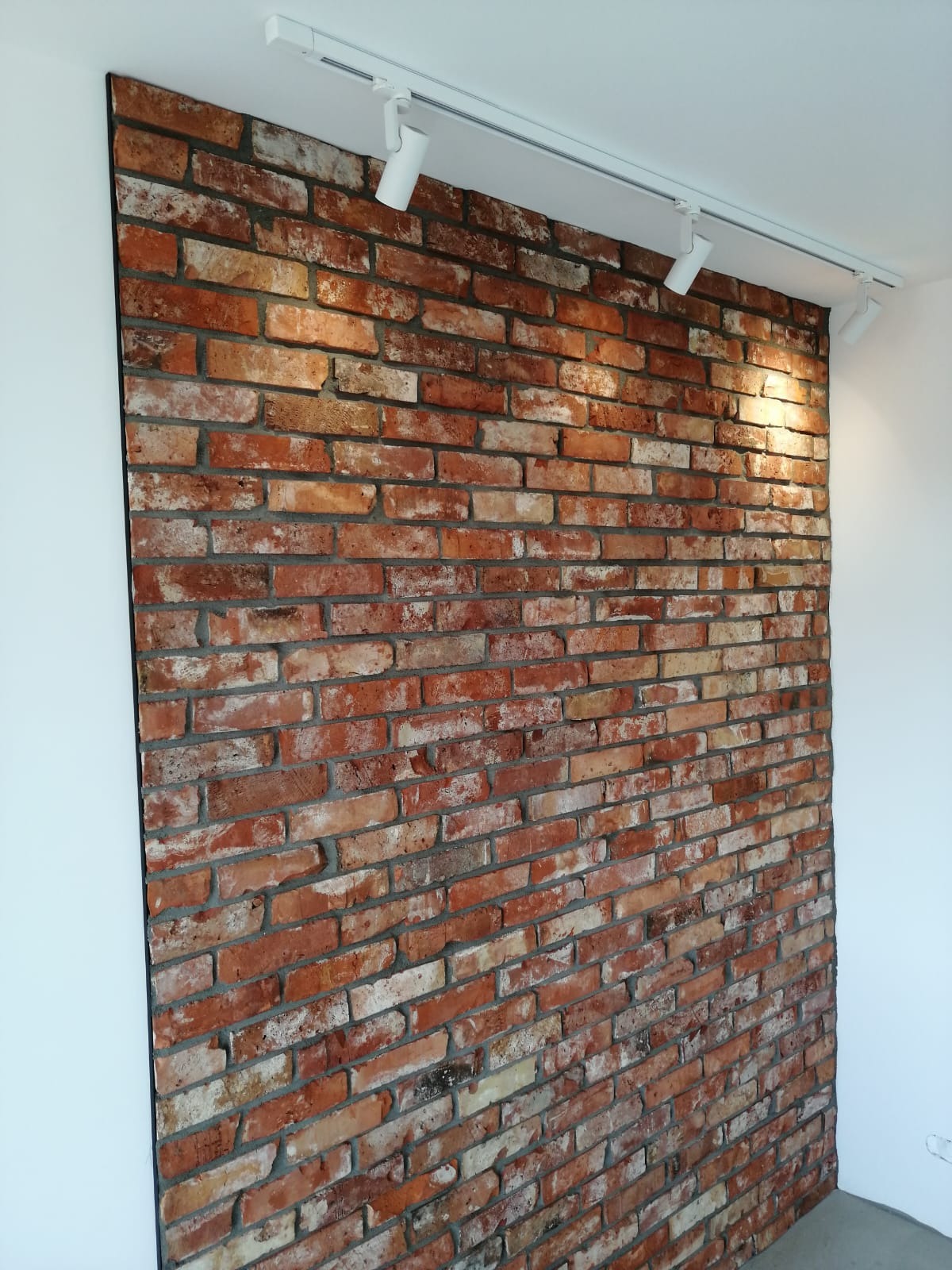 Cegiełka dekoracyjna.