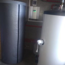 Pompa ciepła Nibe jednostka wewnętrzna z zasobnikiem buforowym i ciepłej wody użytkowej 