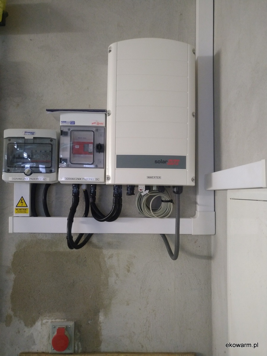 Montaż falownika do fotowoltaiki z zabezpieczeniem