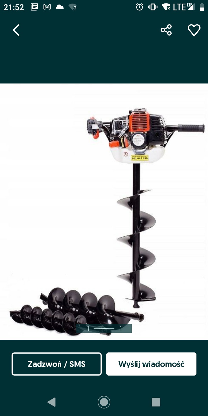 Wiertnica glebowa spalinowa z wiertłem spiralnym i zestawem dodatkowych wierteł na białym tle, widoczny numer telefonu kontaktowego na naklejce.