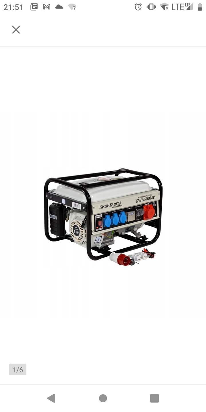 Agregat prądotwórczy Kraft&Dele KW6500MP z niebieskimi i czerwonymi gniazdami, widoczne przewody z wtyczkami na białym tle.