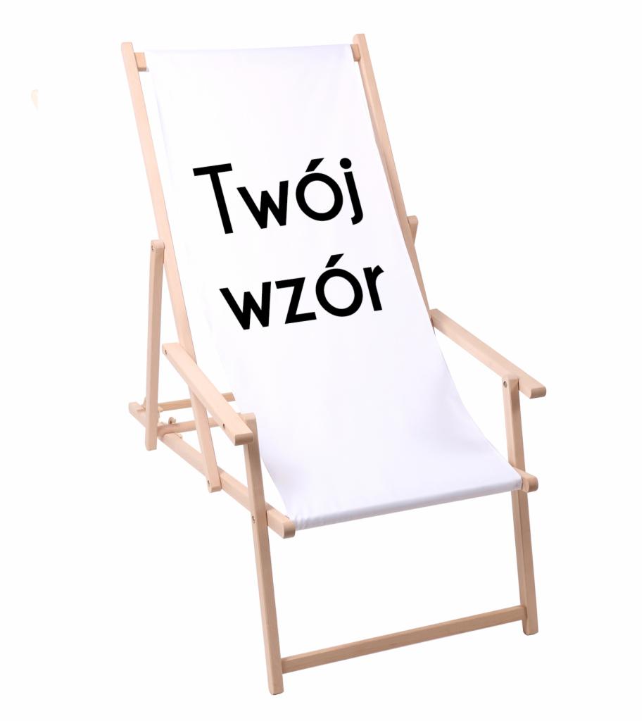 Drewniany leżak z białym płótnem, na którym widnieje czarny napis 'Twój wzór', prezentowany na białym tle.