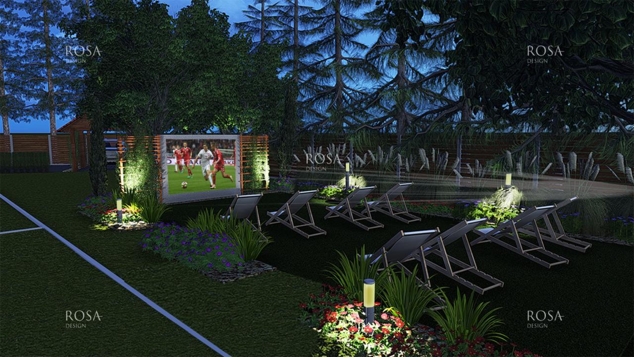 Iluminowany ogród z miejscem do oglądania meczu na dużym ekranie, leżaki ogrodowe ustawione przed ekranem, nastrojowe oświetlenie roślinności.