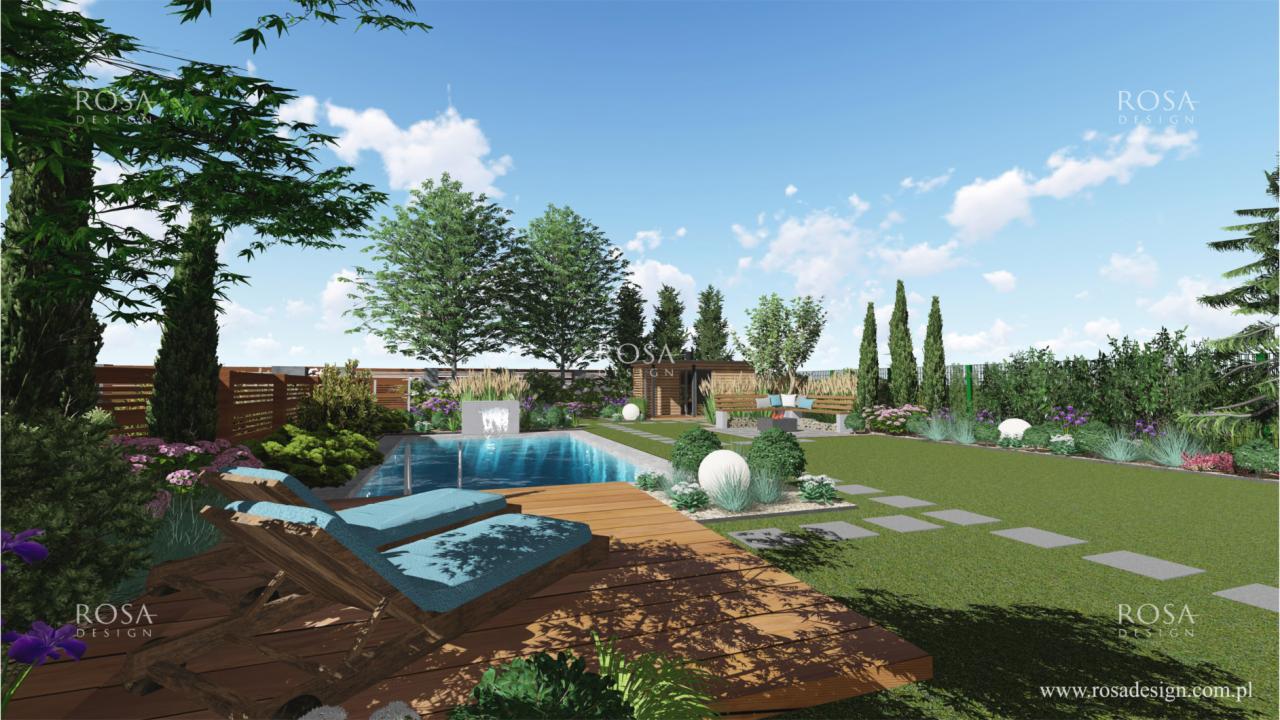 Wizualizacja ogrodu z basenem, drewnianym tarasem z leżakami i ścieżką z płyt na trawniku, w tle altana i zieleń.