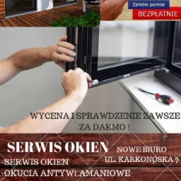 Montaż okna z czarną ramą, widoczny laserowy miernik odległości, oferta serwisu okien z wyceną i sprawdzeniem gratis.