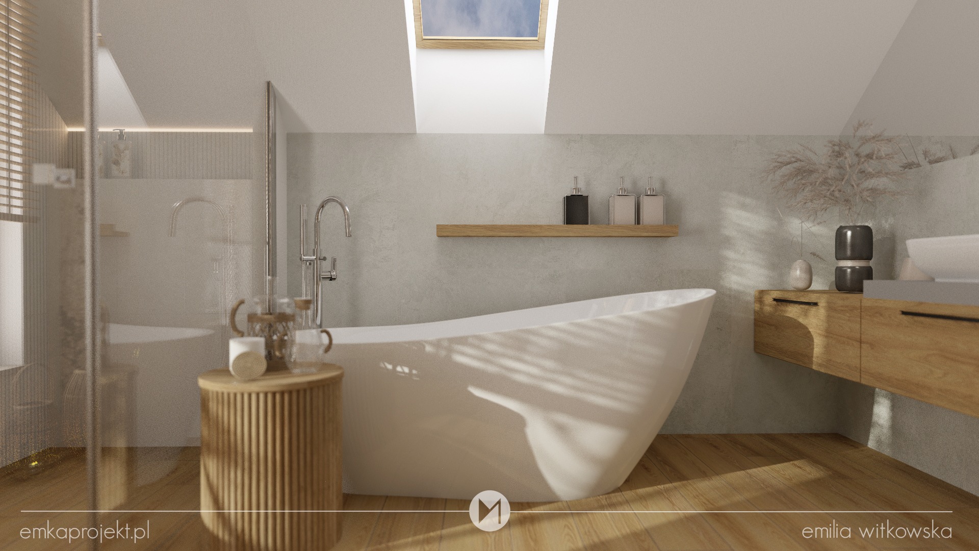 Nowoczesna łazienka na poddaszu z wolnostojącą wanną, drewnianym blatem pod umywalką i okrągłym stolikiem pomocniczym obok wanny, oświetlona światłem wpadającym przez okno dachowe.