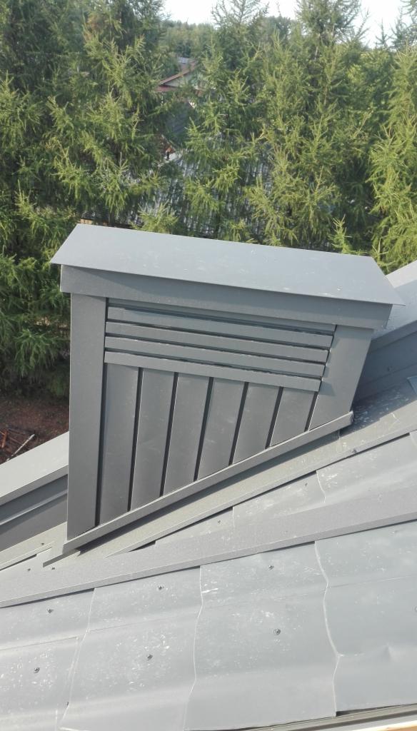 Pokrycie blachodachowka,okucie komina w panel